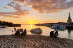 un weekend romantique près de la Rochelle pour profiter d'un coucher de soleil sur le port de la Rochelle
